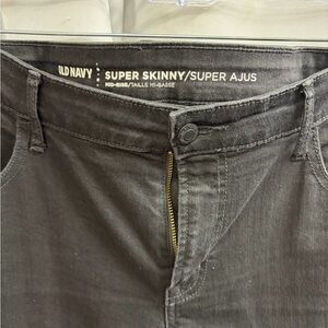 Old Navy Women’s Super Skinny Jeans - Black.  Size 10 Tall